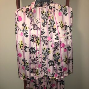 EUC (XL) Victoria’s Secret Silk Pajamas.